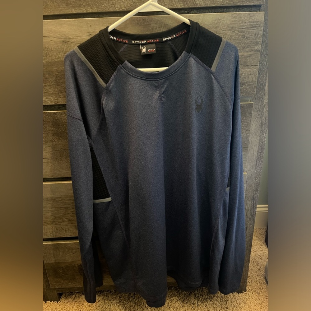 Spyder top. Size large. Blue, excellent condition.